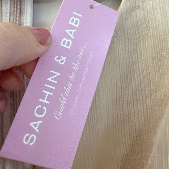 NWT Sachin + Babi Alli Evening Gown with Puff Sleeve in Champagne - 0 - Picture 10 of 11